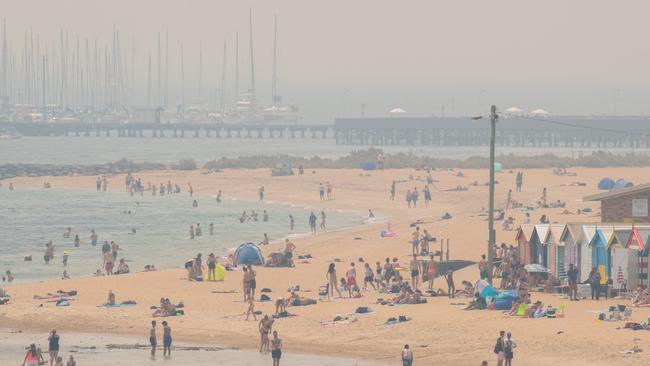 The haze that blanketed Melbourne last Friday could return on Christmas Day. Picture: Jason Edwards