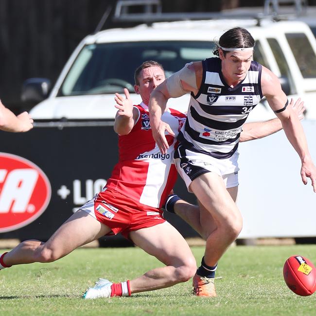 Strathfieldsaye’s Shannon Murphy chases the loose ball against South Bendigo.