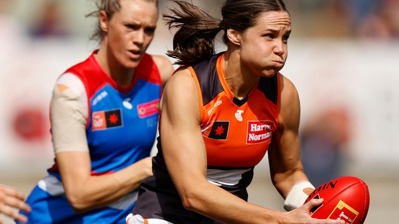 AFLW Players No Longer Required To Wear White Shorts To Reduce Period  Anxiety - Women's Health Australia