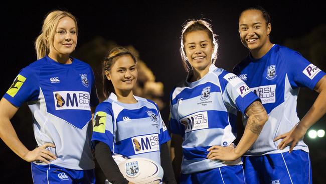 Chloe Butler (L) and her Aussie Parramatta teammates.