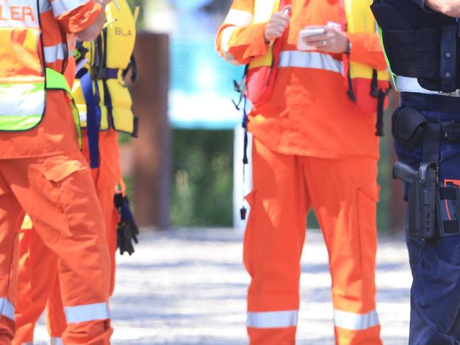 Police and SES searching for missing 11-year-old girl along the Barwon River between Breakwater and South Geelong. Picture: Alan Barber