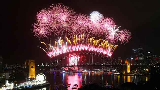 Police praise crowds across Sydney over New Year’s Eve | Daily Telegraph