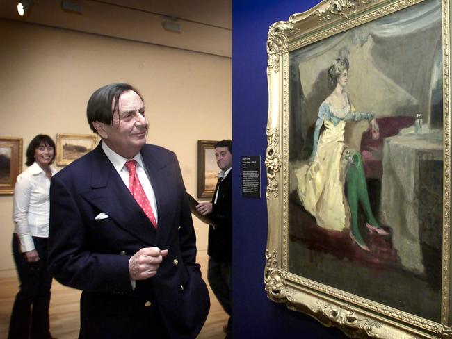 Barry Humphries opens a Charles Conder exhibition at the Art Gallery of NSW in 2003. Picture: Marc McCormack