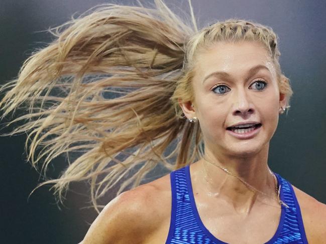 Jessica Hull of Australia competes in the Womens 5000m race during the Melbourne Track Classic at Lakeside Stadium in Melbourne, Thursday, February 6, 2020. (AAP Image/Michael Dodge) NO ARCHIVING, EDITORIAL USE ONLY