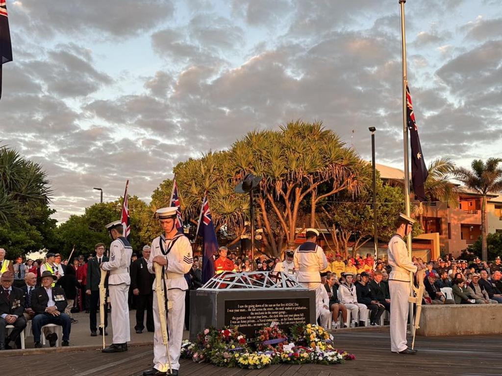 Bundaberg Anzac Day 2024: Sunny skies, 2000-strong crowd for parade ...