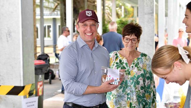 Queensland Premier Steven Miles and Labor’s candidate for Ipswich West Wendy Bourne, on polling day. Picture: Patrick Woods.