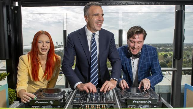 Premier Peter Malinauskas spins up a tune for LIV golf behind the decks with Bangaz &amp; Ash-DJ Duo Kai Ward and Ashlee Grindle at 2kw Bar &amp; Restaurant. Picture: Mark Brake