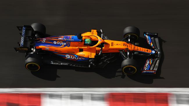 Alonso believes Ricciardo’s McLaren held him back. (Photo by Bryn Lennon/Getty Images)