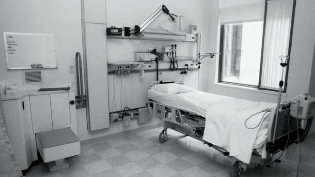 Generic picture of bed in hospital ward 01 Apr 2009.