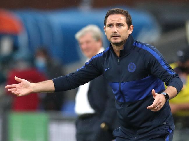 LONDON, ENGLAND - JULY 07: Frank Lampard, Manager of Chelsea reacts during the Premier League match between Crystal Palace and Chelsea FC at Selhurst Park on July 07, 2020 in London, England. Football Stadiums around Europe remain empty due to the Coronavirus Pandemic as Government social distancing laws prohibit fans inside venues resulting in all fixtures being played behind closed doors. (Photo by Peter Cziborra/Pool via Getty Images)