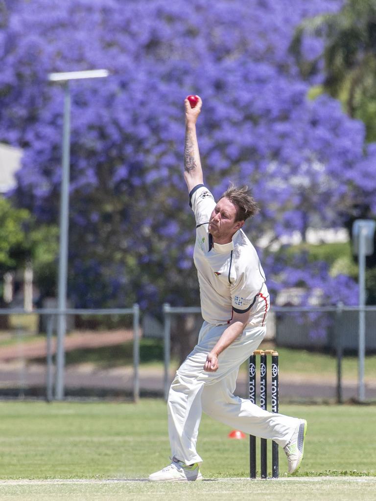 Lachlan Gersch bowls for Met Easts. Picture: Nev Madsen.