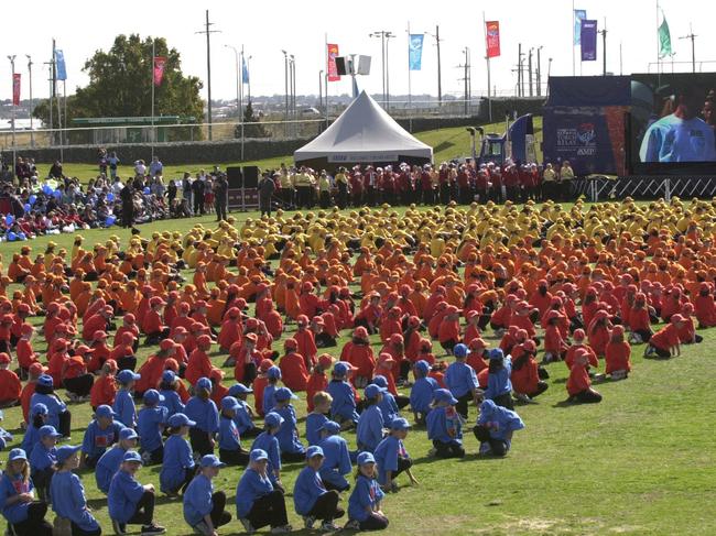 September 4, 2000: Celebrations at Campbelltown during Penrith to Bowral leg of Sydney 2000 Olympic Torch Relay. Picture: Robert McKell