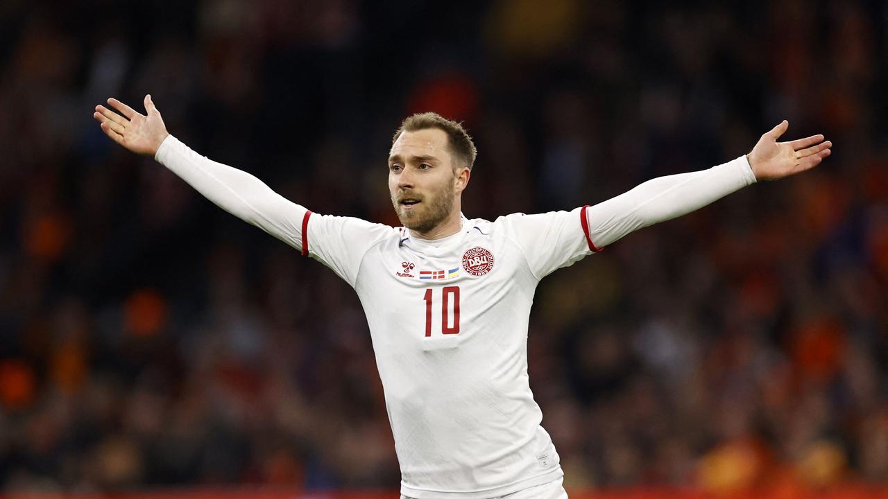 Christian Eriksen de Dinamarca celebra después de marcar un gol durante el partido amistoso de fútbol entre Holanda y Dinamarca en el Johan Cruyff Arena el 26 de marzo de 2022 en Ámsterdam.  (Foto de Maurice van Steen / ANP / AFP) / Holanda FUERA