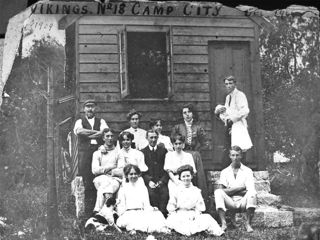 The Vikings camp at Freshwater in 1909. Photo Northern Beaches Library