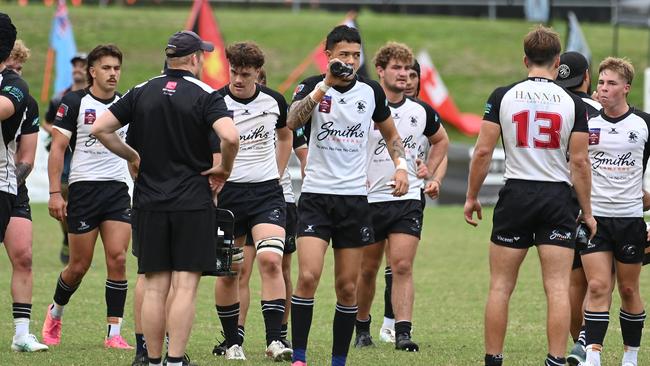 Souths players taking a drinks break. Picture, John Gass