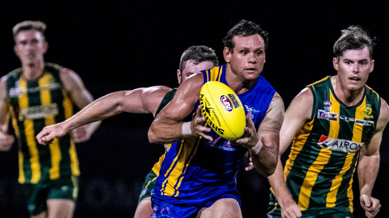 Steven Motlop on the run for Wanderers against PINT. Picture: Patch Clapp / AFLNT Media