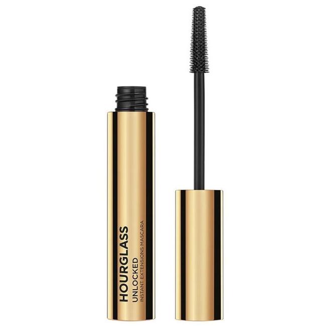 Gives you the leggiest of lashes and is easy to remove. Yay. Picture: Mecca