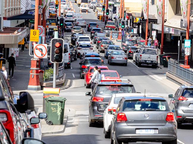 There have been major concerns congested roads could sabotage the government’s plans for rapid buses to the Western Sydney International Airport. Picture: Linda Higginson