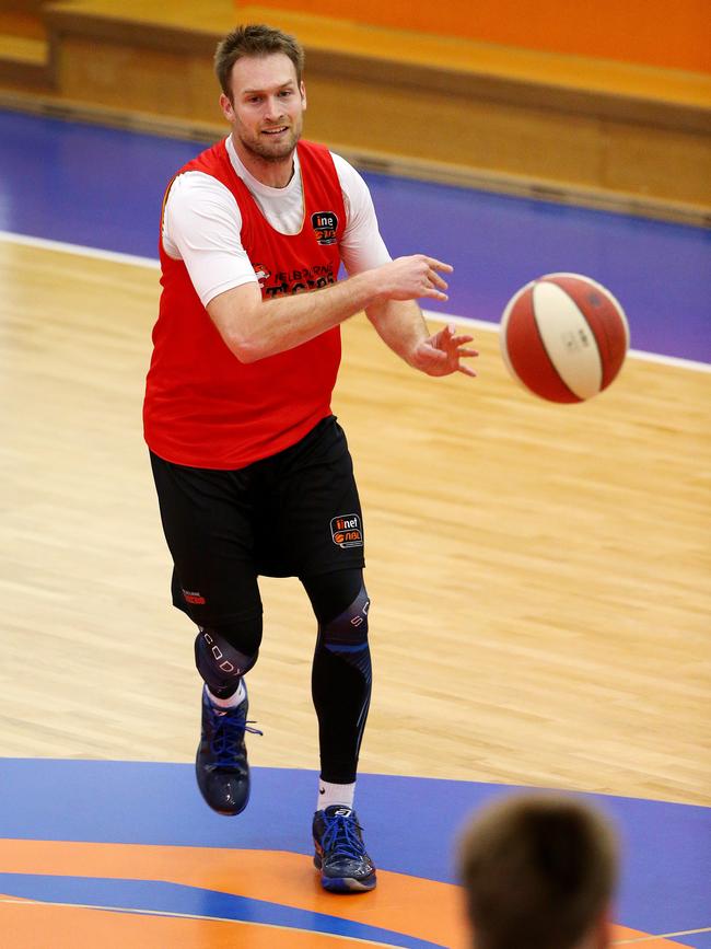 NBL Melbourne Tigers’ Mark Worthington at the Cheltenham centre. Picture: Colleen Petch.