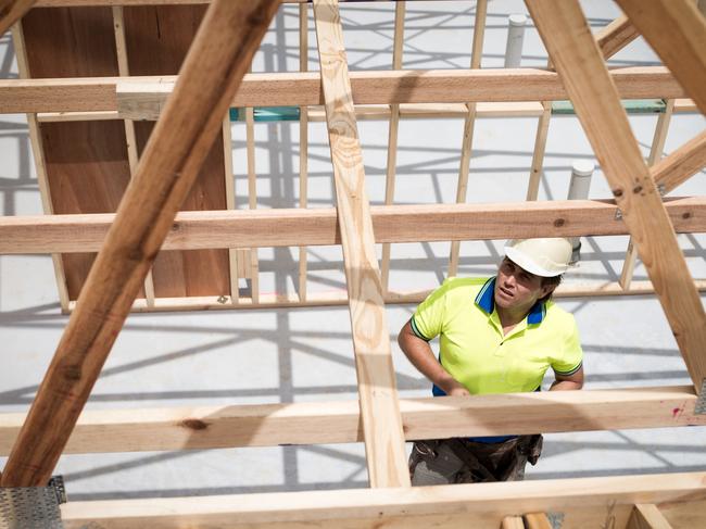 Financial crackdown sees almost 100 builders lose licences