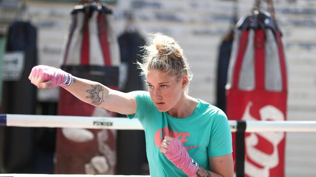 Tayla Harris will fight for the Australian Middleweight Title tonight in Melbourne. Picture: Chris  Hyde