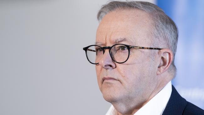 GOSFORD, AUSTRALIA  - NewsWirePhotos - Sunday, 19 May 2024:The Prime Minister, Anthony Albanese pictured at Gosford Hospital today with the Member for Dobell, Emma McBride, and the Member for Robertson, Dr Gordon Reid. Picture:NewsWire / Monique Harmer