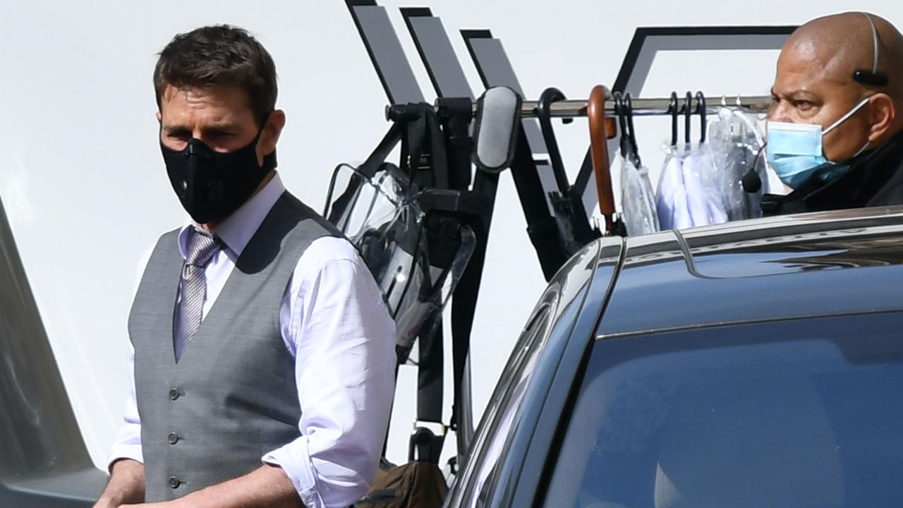 Tom Cruise wearing a face mask on the set of "Mission Impossible: Lybra". Picture: Alberto Pizzoli / AFP