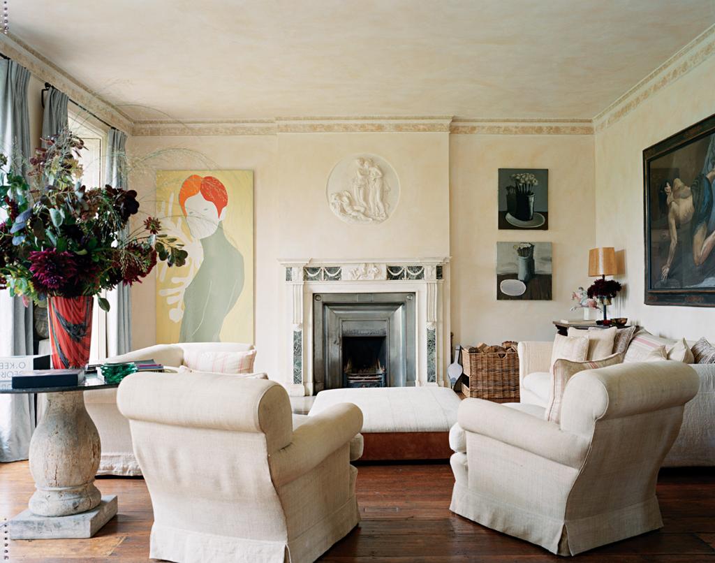House Tour A 17th Century English Estate Gets A Pared Back