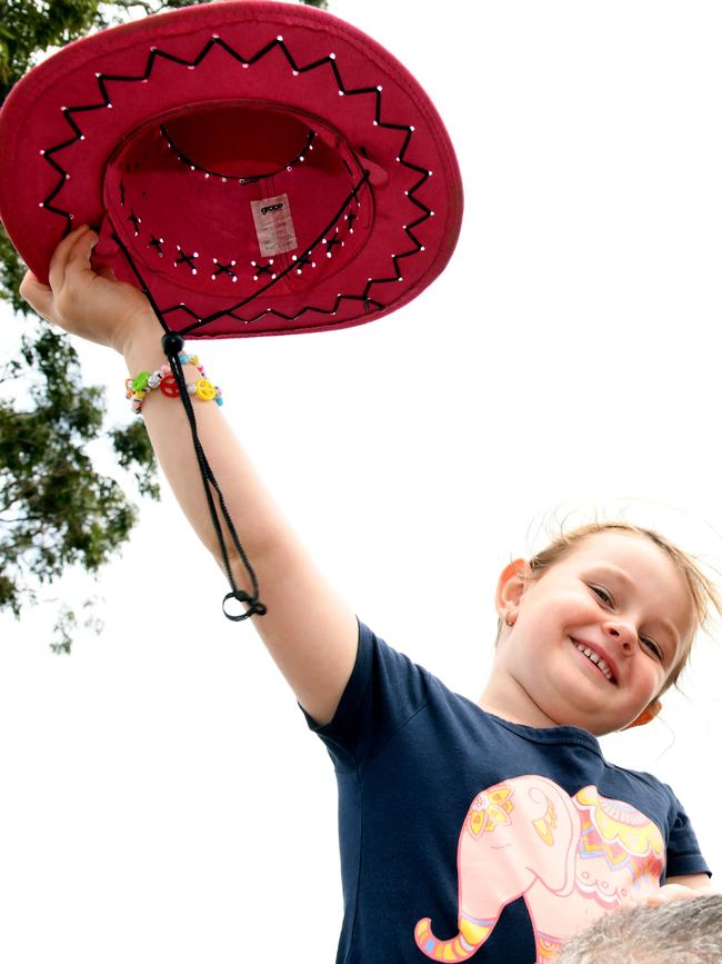 Jasmine Cumming has the perfect hat for a country music festival. Meatstock Festival, Toowoomba showgrounds. April 2022