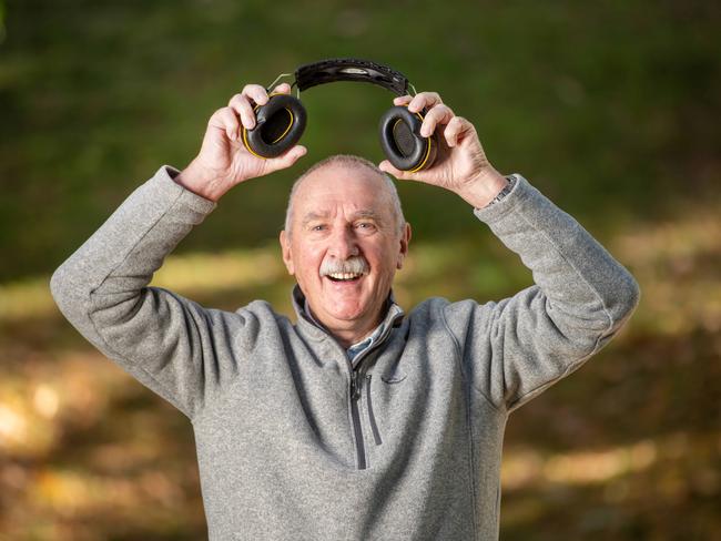 Bob volunteers at Bendigo Lifeline. Picture: Rob Leeson.