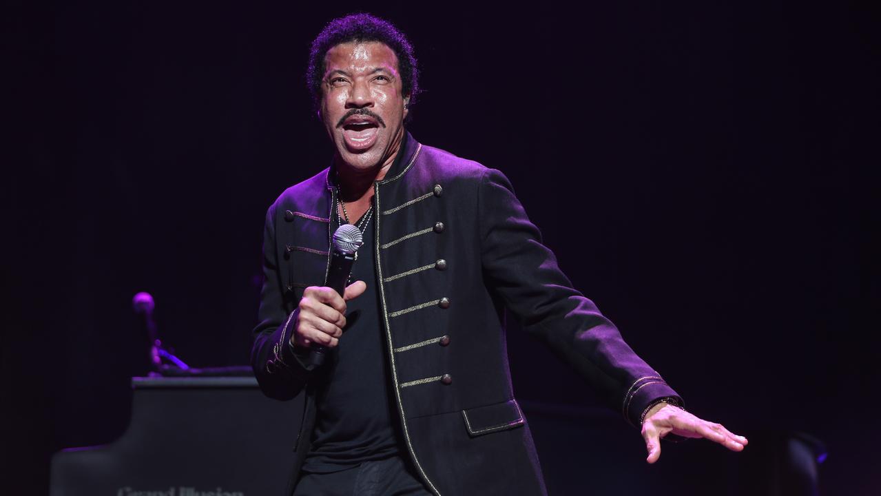 Lionel Richie S Hello Sums Up The American Singer S Appeal The Australian