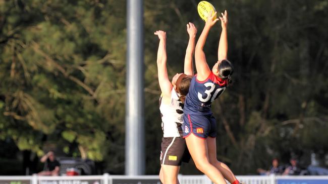 The standing start leap of Lilly Patten which is so impressive.