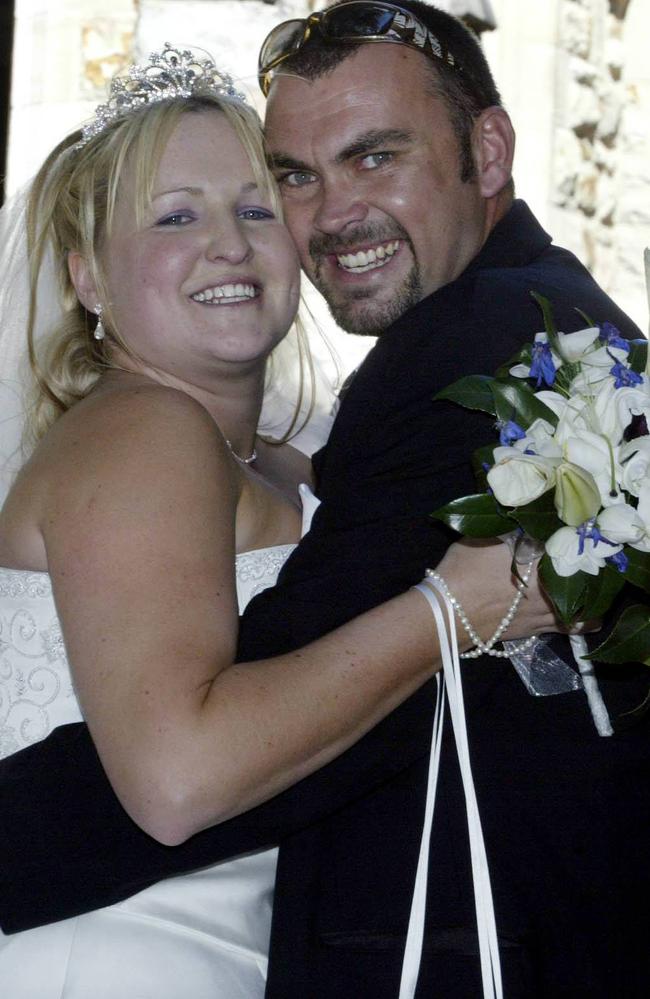 Kristen Barnes and Allan Kann married at St Pauls Presbyterian church at Spring Hill in 2004.