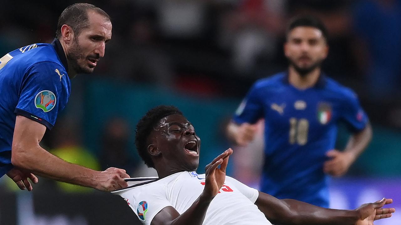 Euro final 2020: England vs Italy, Giorgio Chiellini, Bukayo Saka, tackle,  video, highlights