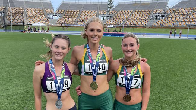 The 17 years steeplechase medallists - Maya Mullins, Milla Roberts (gold) and Matilda Lee.