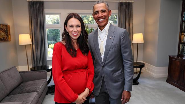 Barack Obama poses with New Zealand Prime Minister Jacinda Ardern at Government House.