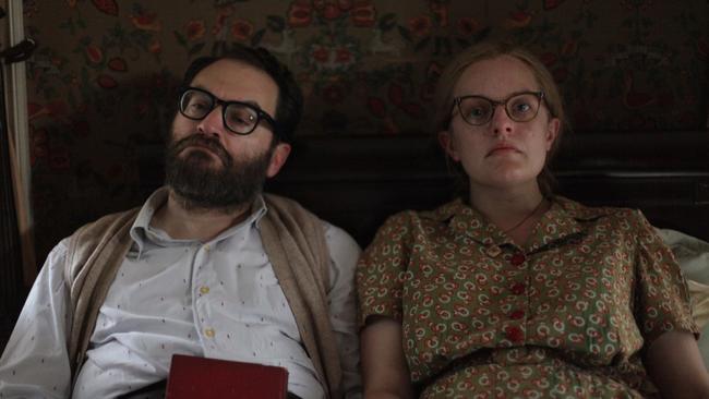 Elisabeth Moss and Michael Stuhlbarg in Shirley.