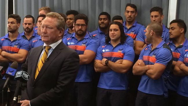 Andrew Forrest is flanked by Force. (AAP Image/Justin Chadwick)