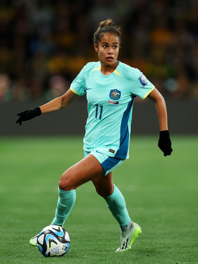 Why Mary Fowler Wears Gloves: FIFA World Cup's Soccer Star Goes Viral – WWD