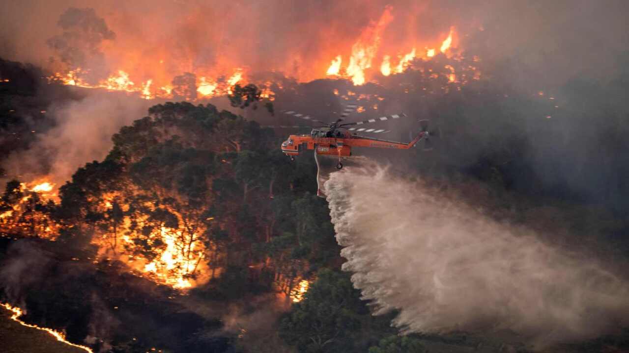 Victorian firefighters crying out for volunteers as fire season hits