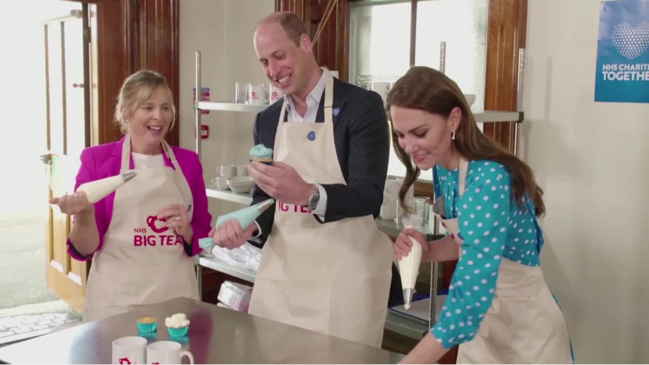 'Minds were blown': Prince William and Kate surprise NHS workers at tea party