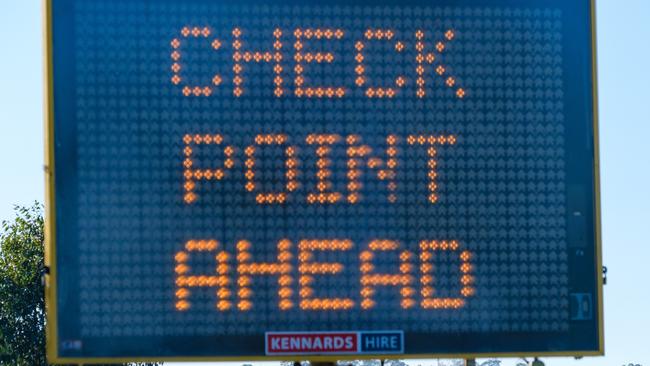 A police checkpoint has been set up at the border crossing at Albury. Picture: Simon Dallinger/NCA Newswire.