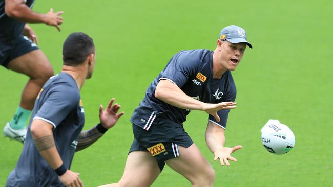 Lindsay Collins and the Queensland Origin team train at Cbus Stadium on the Gold Coast ahead of Game 1. Pics Adam Head