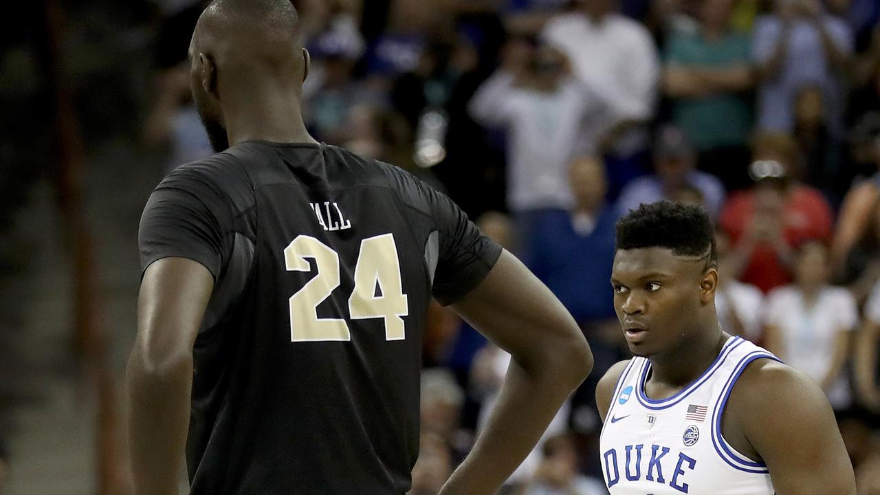 Zion Williamson, Duke hold off UCF 77-76 to reach Sweet 16