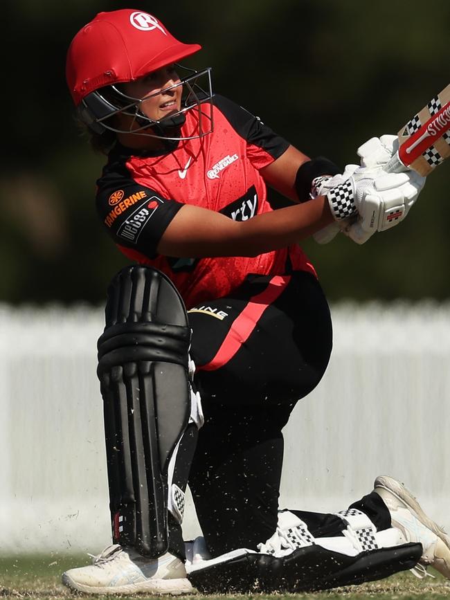 Samara Dulvin in action for Melbourne Renegades.