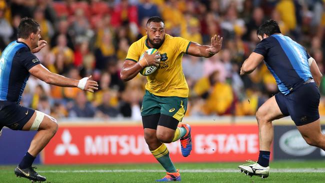 Sekope Kepu looks to split the Pumas defence. Picture: Getty Images