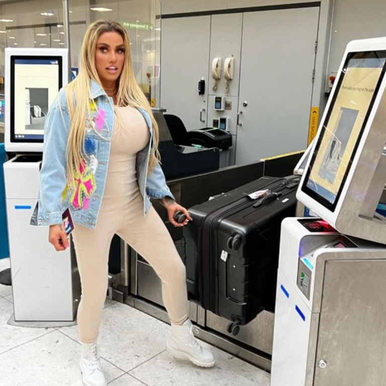 Katie Price refused to wear a mask on a Las Vegas-bound flight. Picture: Instagram/Katieprice