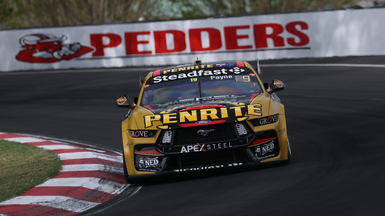 Qualifying carnage as Kiwi star clinches provisional pole