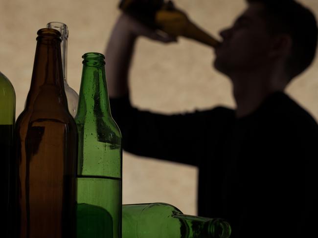 Experts say changing rules around instant online alcohol delivery services could help tackle domestic and family violence.