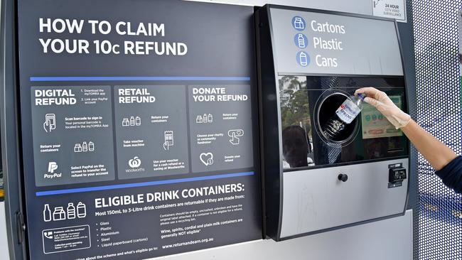 The reverse vending machines are fairly self-explanatory. (AAP IMAGE / Troy Snook)